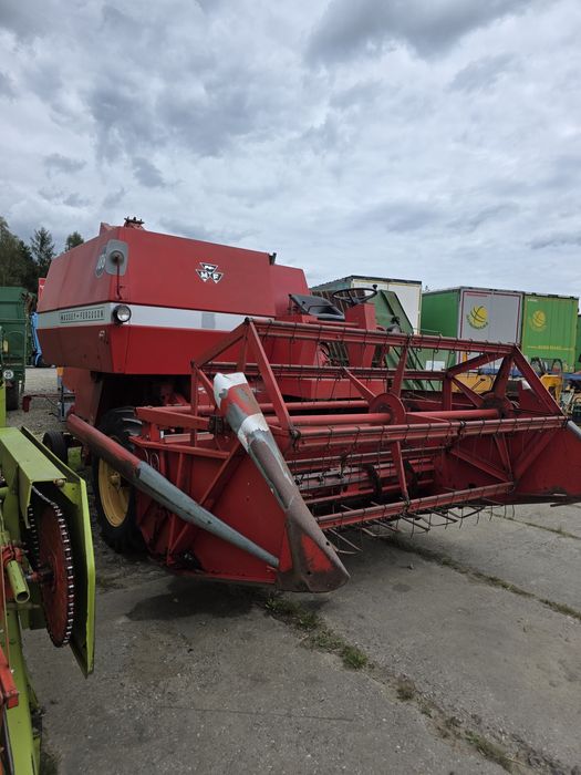 Kombajn zbożowy Massey Ferguson 186 New Holland m122