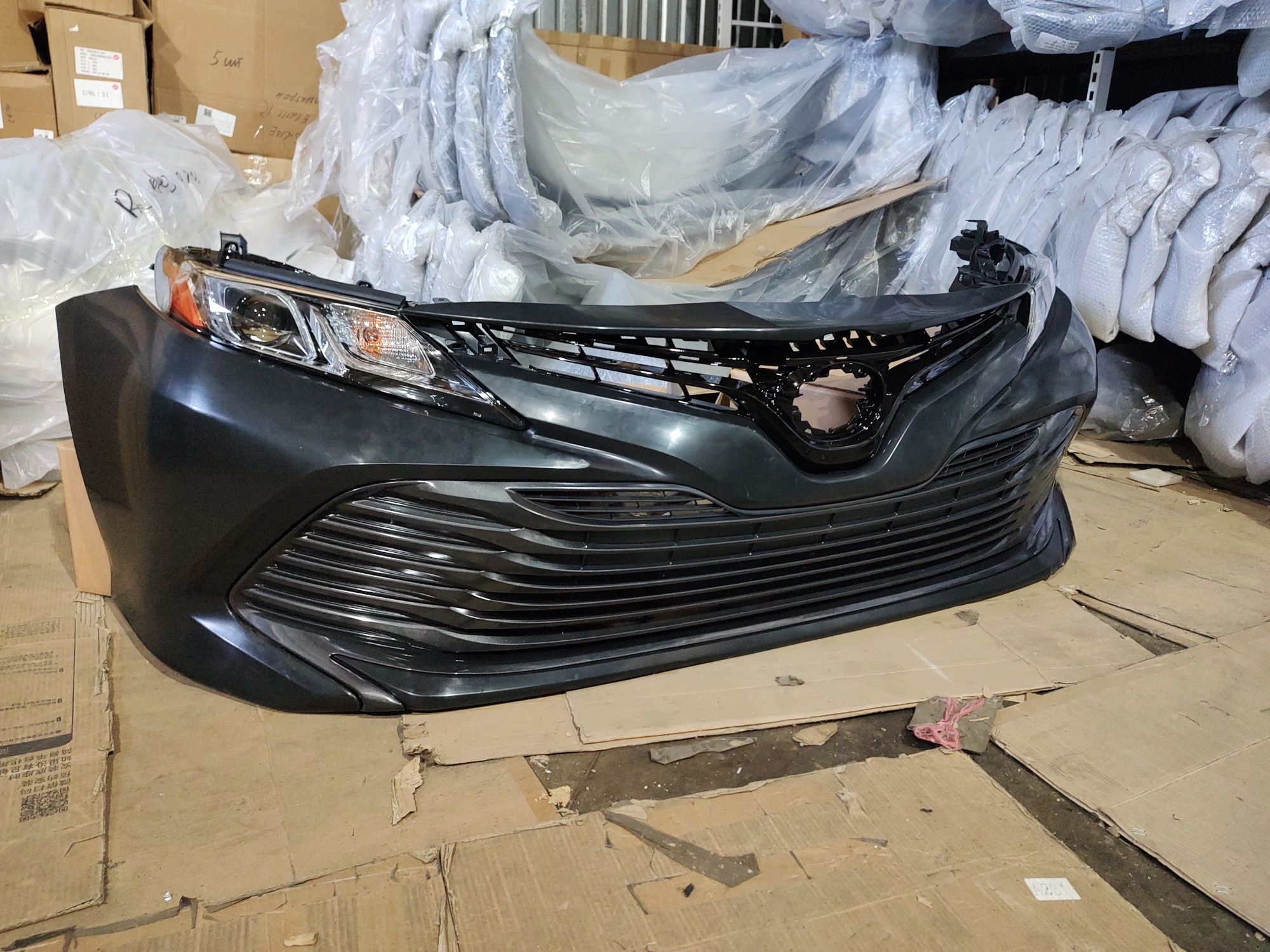 Бампер Camry LE Камри ЛЕ Grille