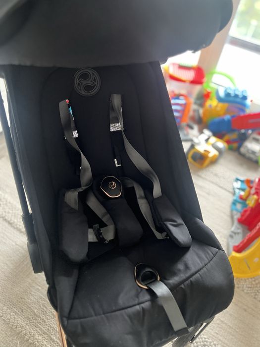 Cybex coya black
