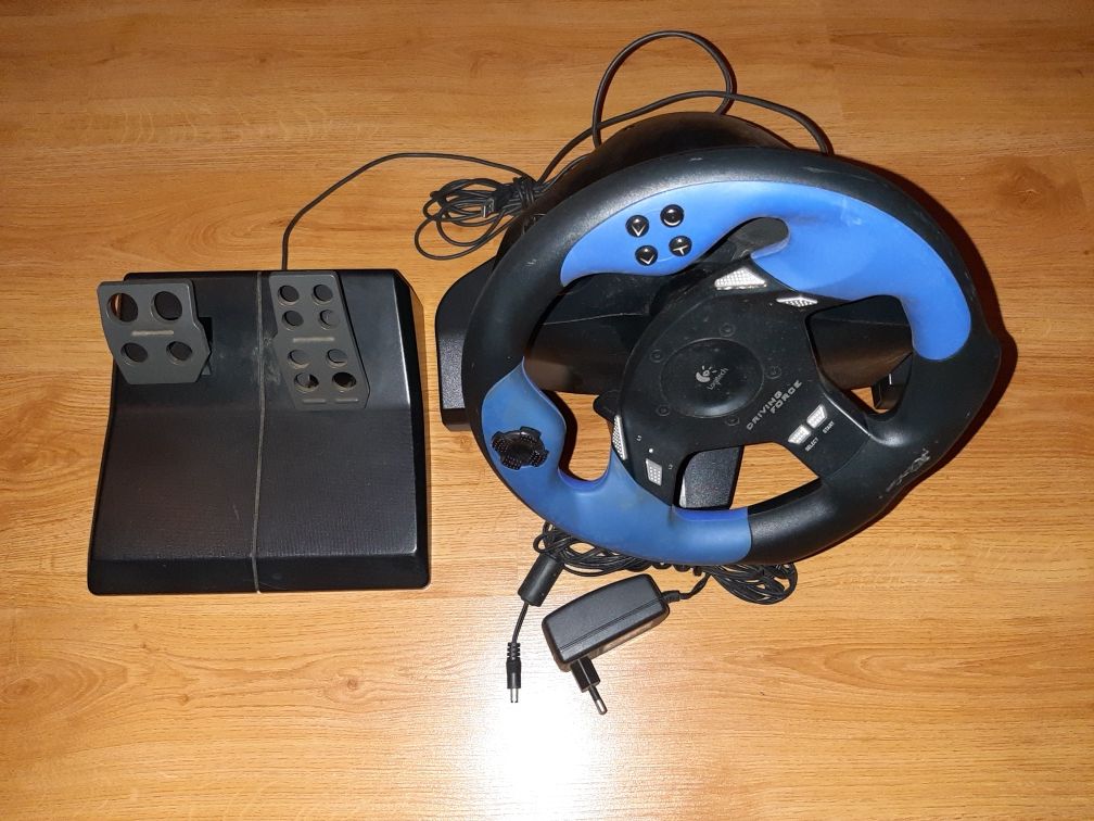 Volante Logitech Driving Force + Pedais PS2