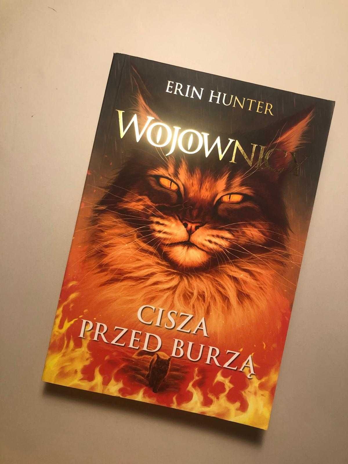 Książki z seri wojownicy-Erin Hunter
PIERWSZA SERIA 3 i 4