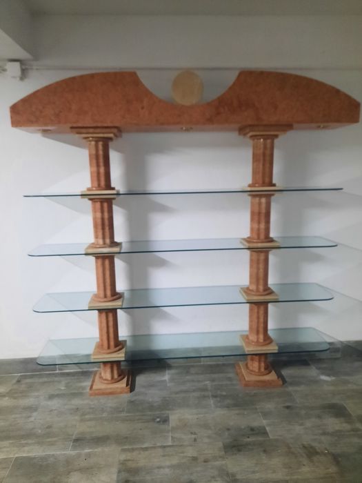 Estante em pedra lios avermelhada