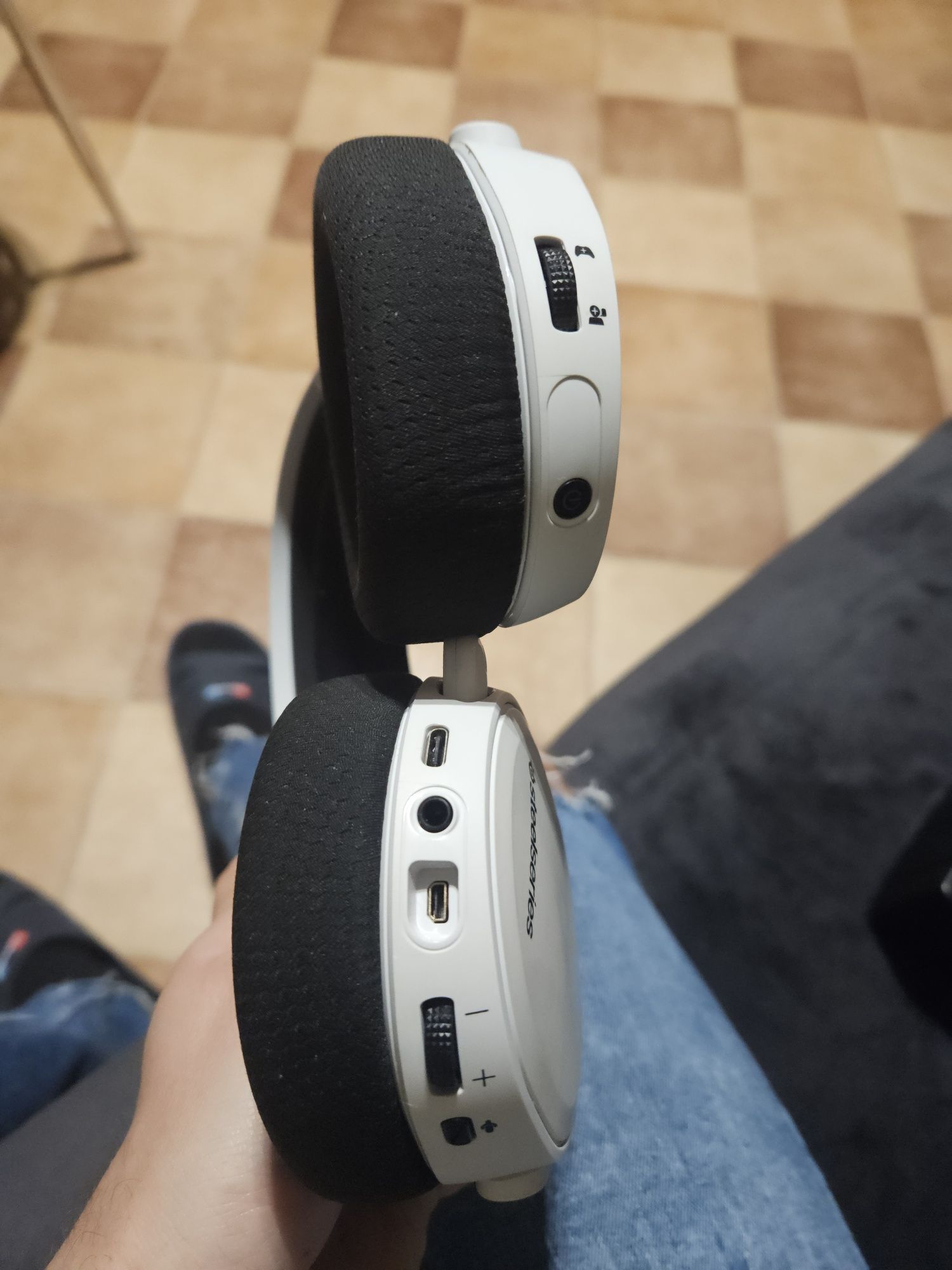 Sprzedam słuchawki bezprzewodowe steelseries arctis 7+ super stan!