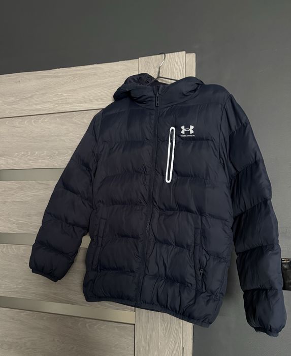 Under Armour szara kurtka pikowana przejsciówka dziecięca 140 146
