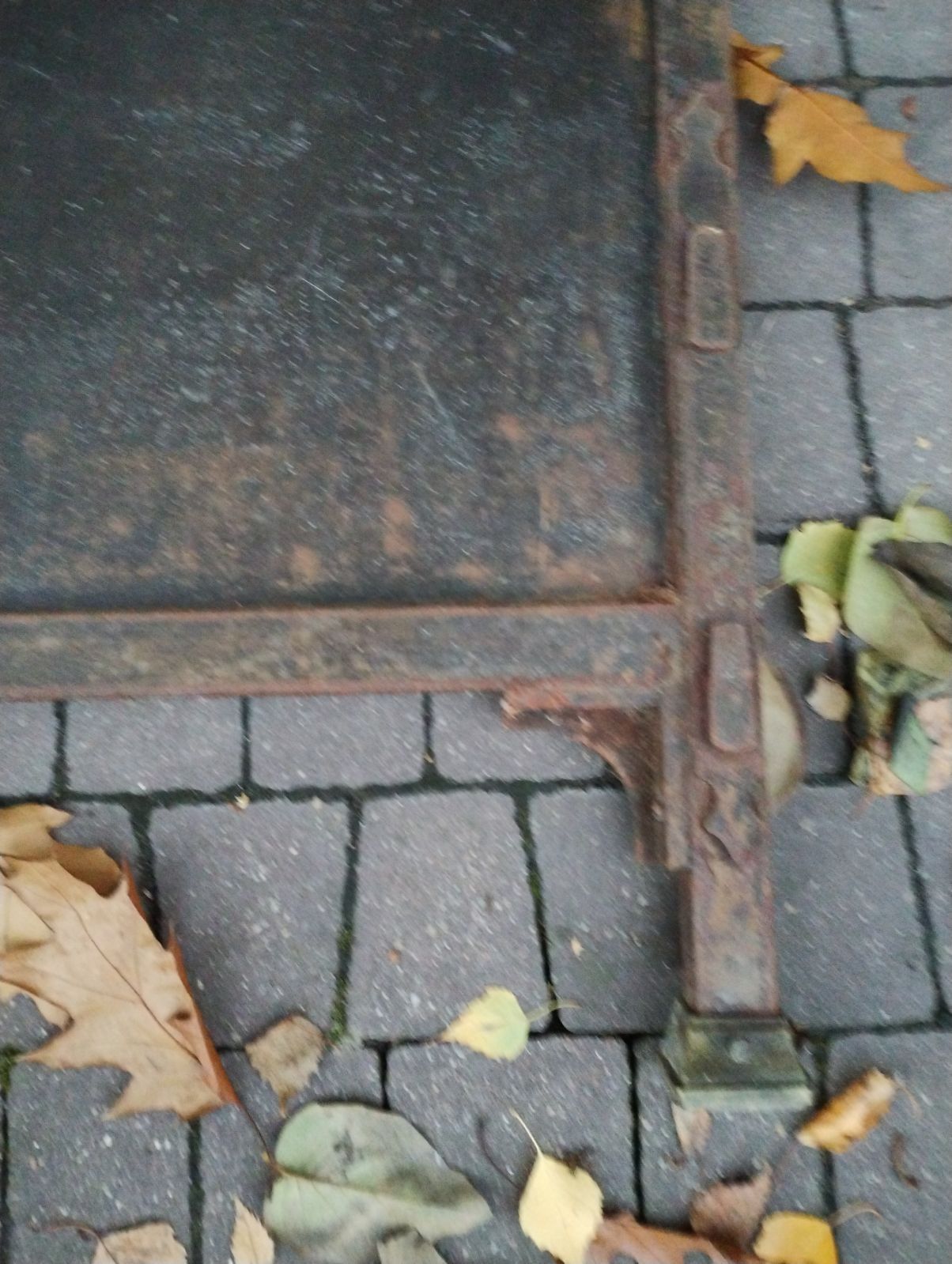 Stare zagłówki do łóżka.