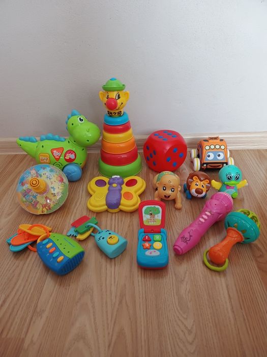 Komplet zabawek dziecięcych stan dobry