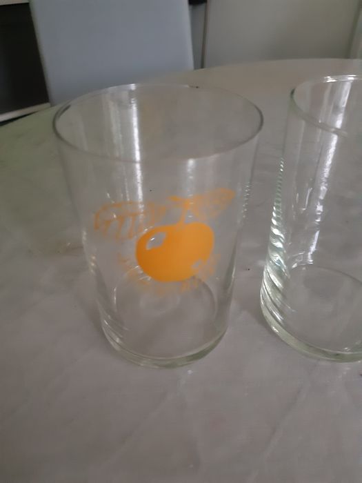 Szklanki z uchtwytami plast. Czasy PRL. 3 szt.