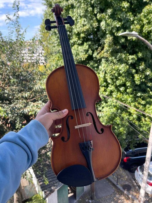 Violino Veraci 4/4 — Novo, com Capa Dura e Ombreira!