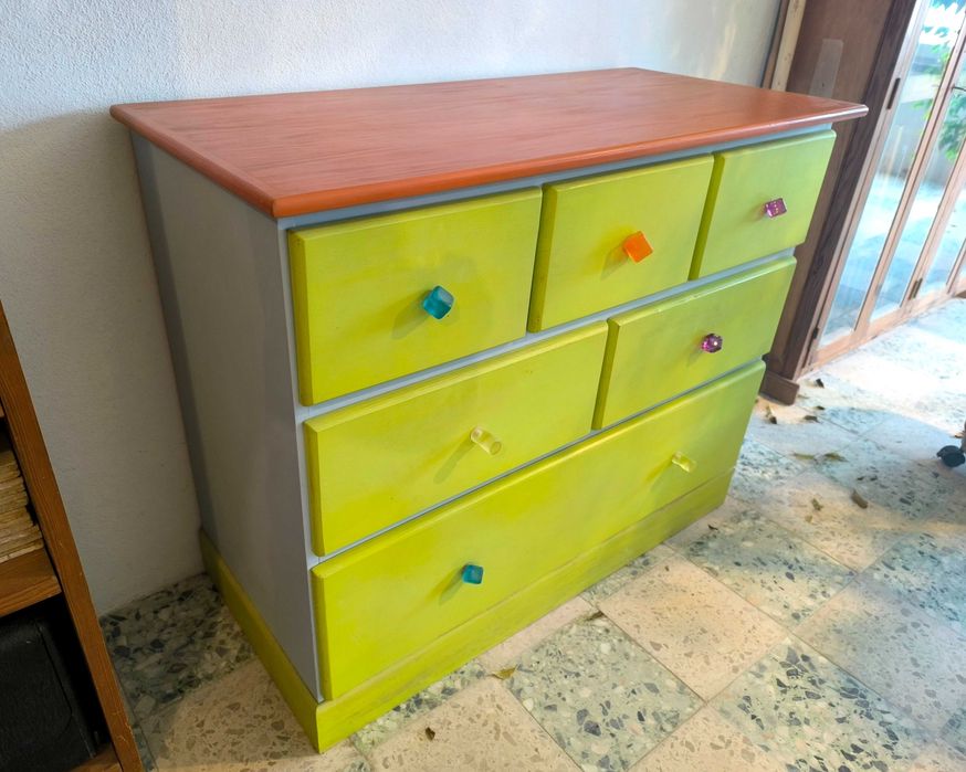 Cómoda para quarto de criança