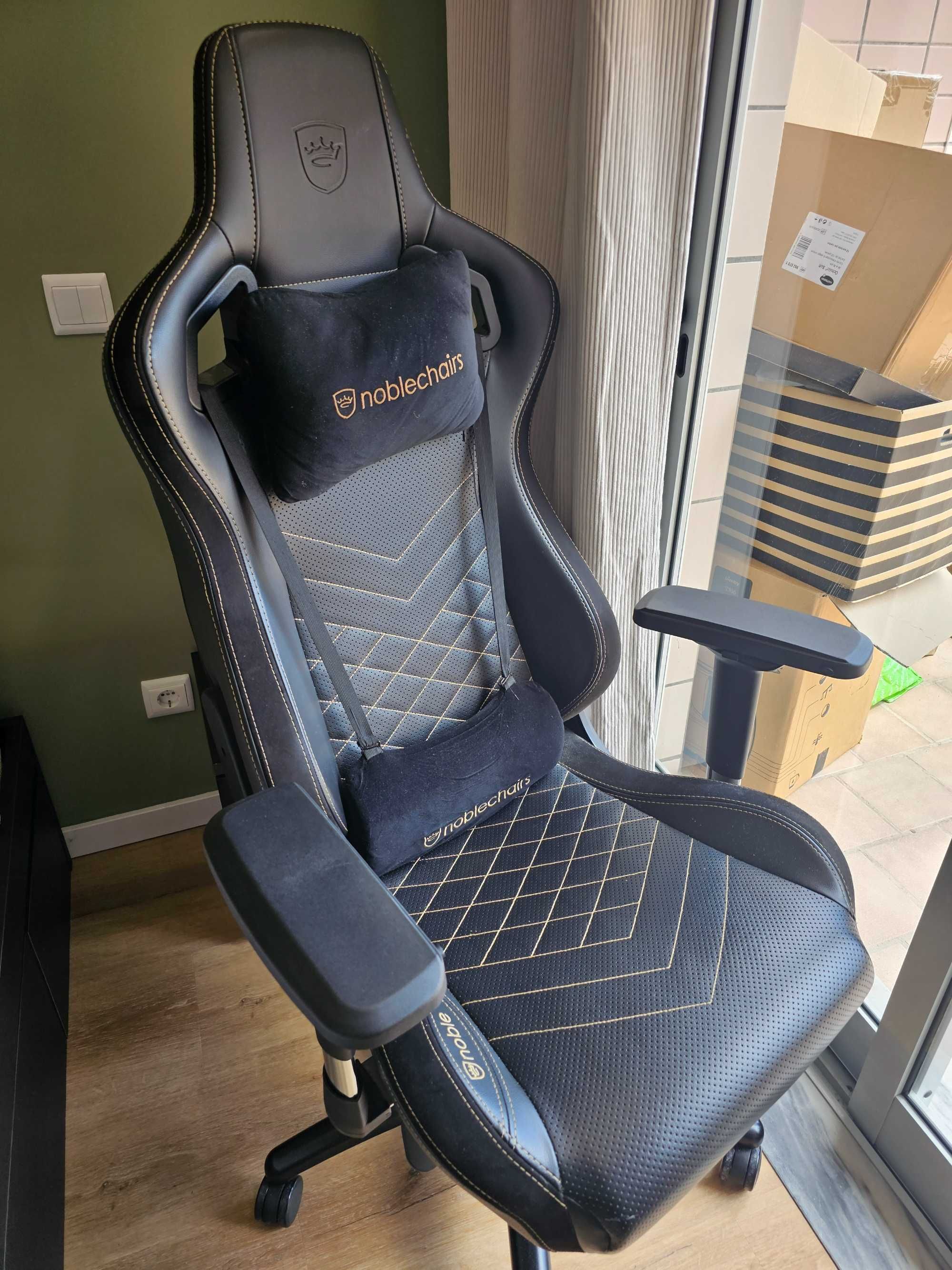 Cadeira Noble Chairs
