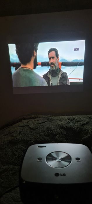 LG HX300G DLP піко-проектор — компактний домашній кінотеатр