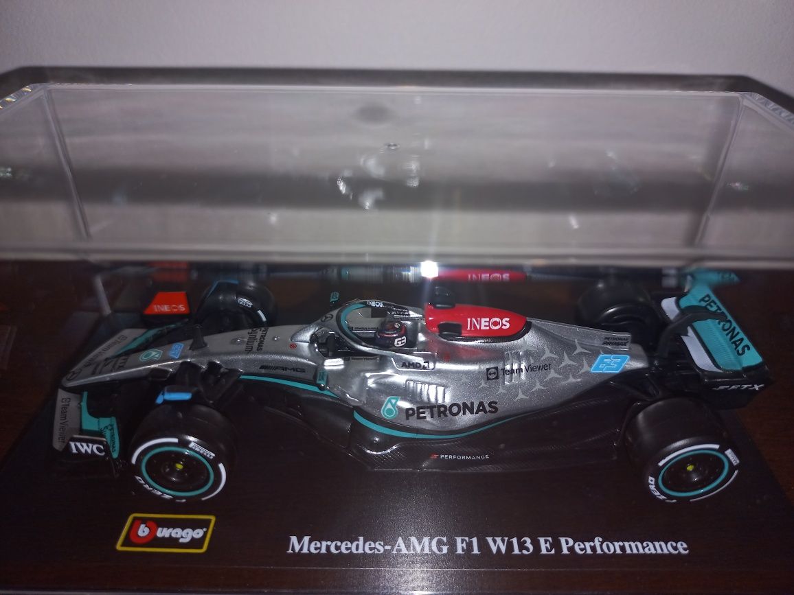 Bburago bolid F1 Mercedes AMG W13 G. Russell, skala 1:43