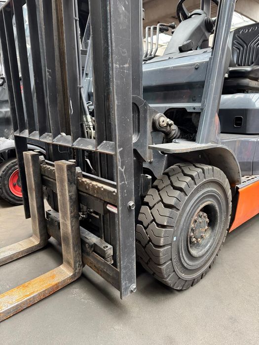 Навантажувач вилковий TOYOTA газ бензин погрузчик Тойота