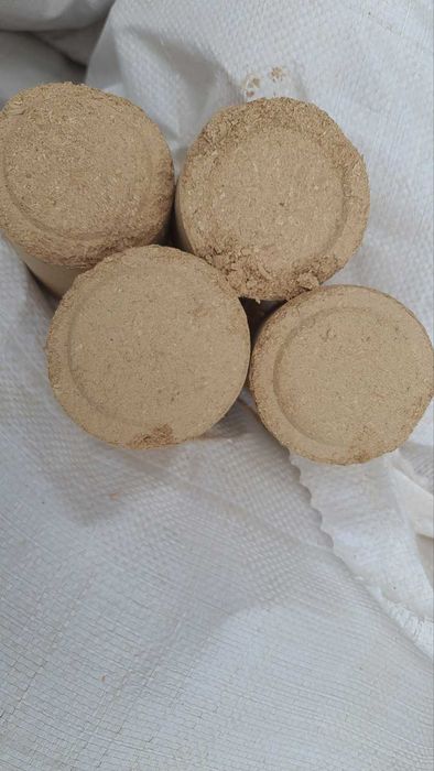 Топливный брикет нестро дубовый 9500грн\т.