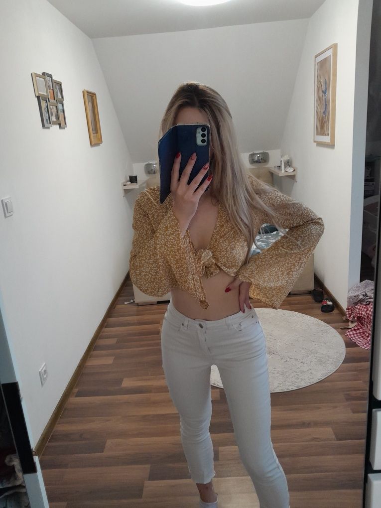 Bluzka crip top narzutka wiązana dekolt sexy xs s szerokie rękawy