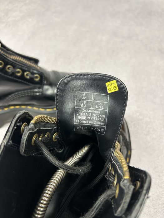 Жіночі черевики Dr. Martens Vegan Sinclair