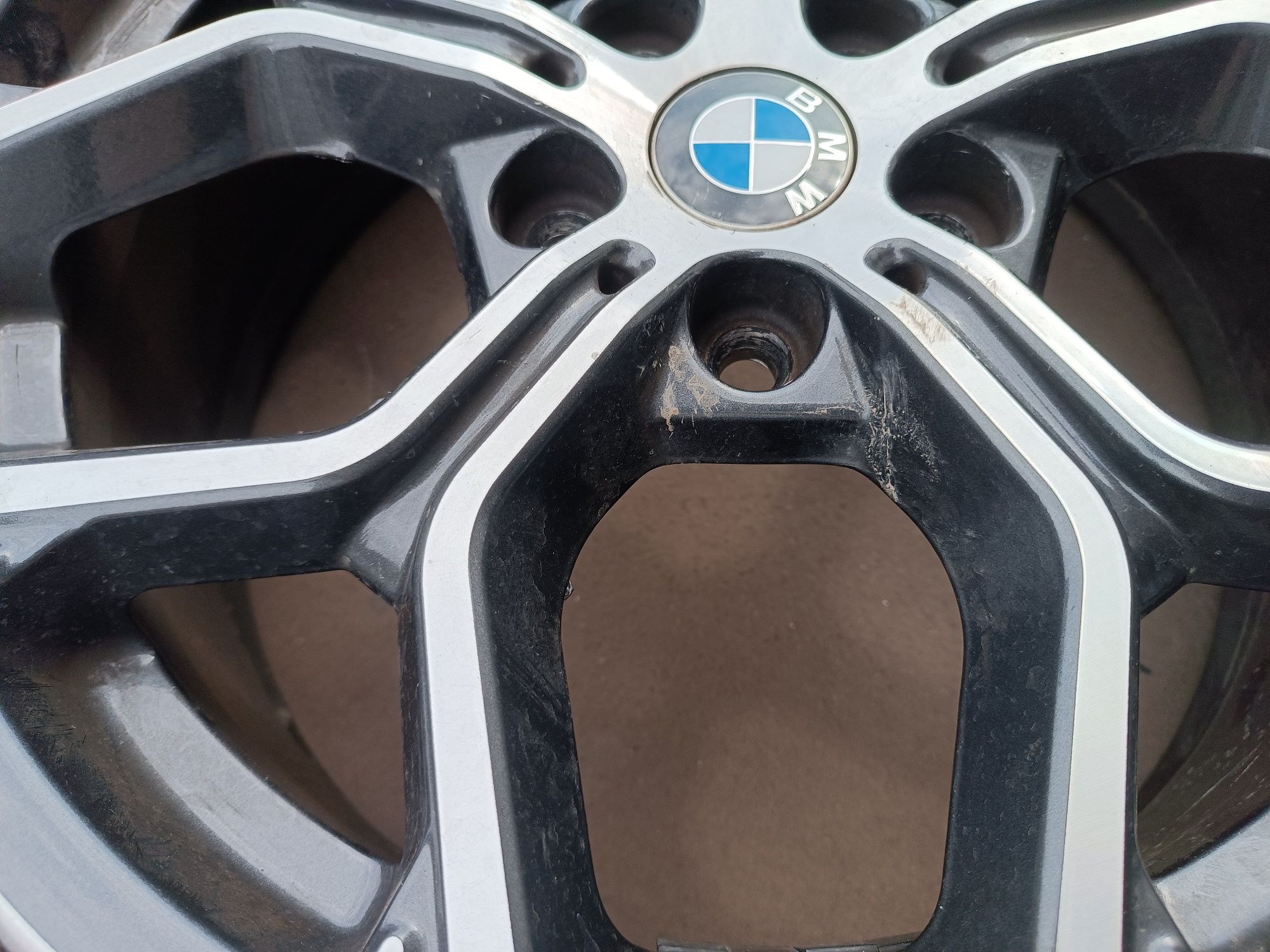 BMW X1 F48 Ф48 диск діск титани  ціна за 1 штуку розборка
