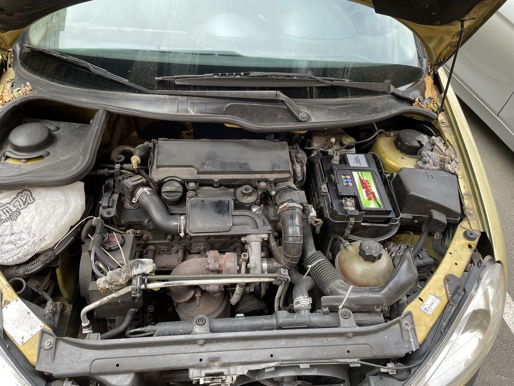 Двигатель Peugeot 206 пежо 206 SV 1.4-16 d 1.4-1.6 бензин Разборка