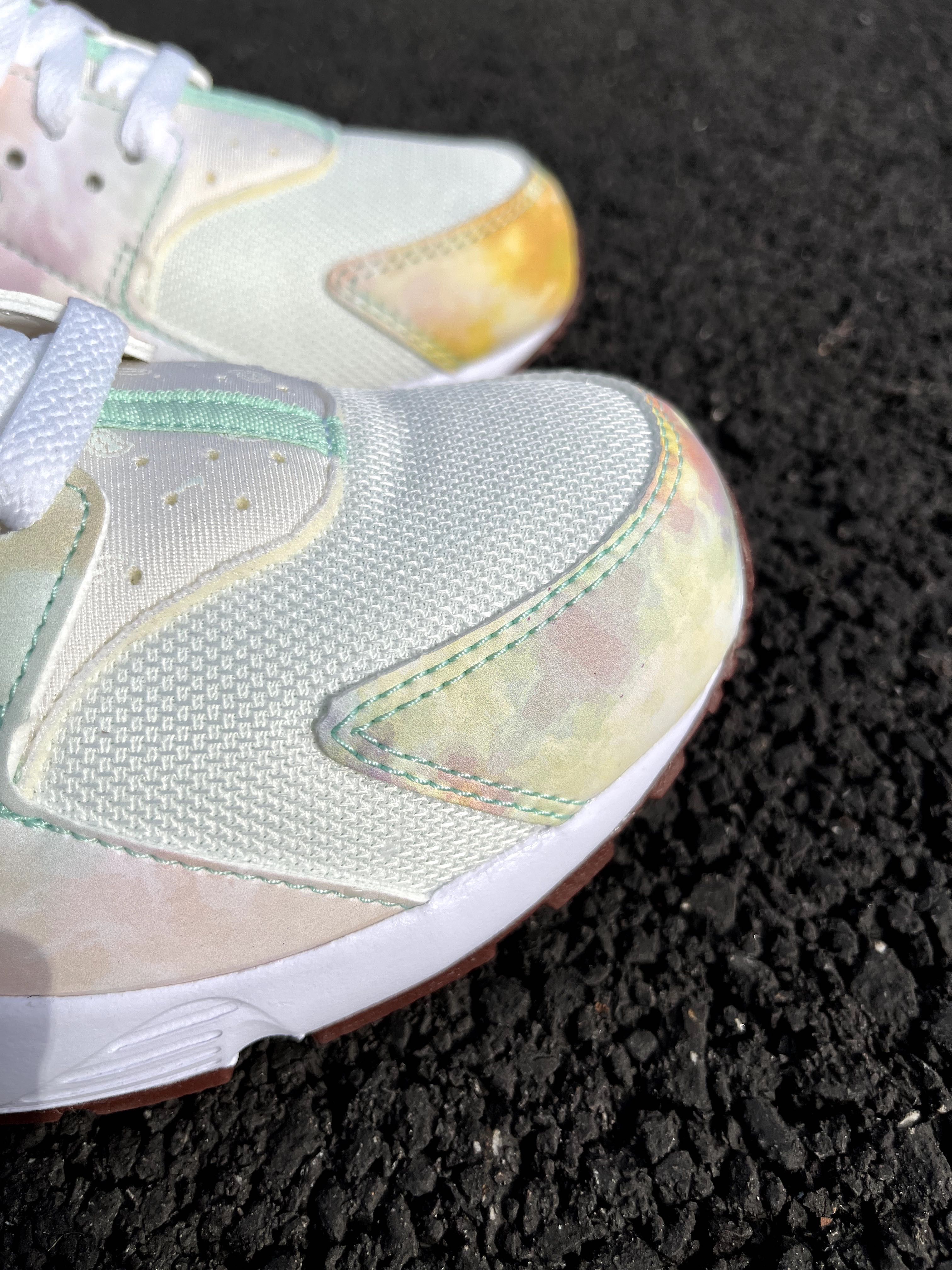 НОВІ Оригінальні жіночі кросівки Nike Huarache Run GS Устілка 24 см