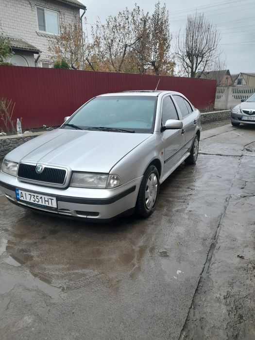 Шкода октавіа тур 1.8 1998 року