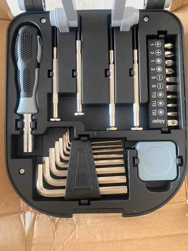 Conjunto de ferramentas com luz de precisão