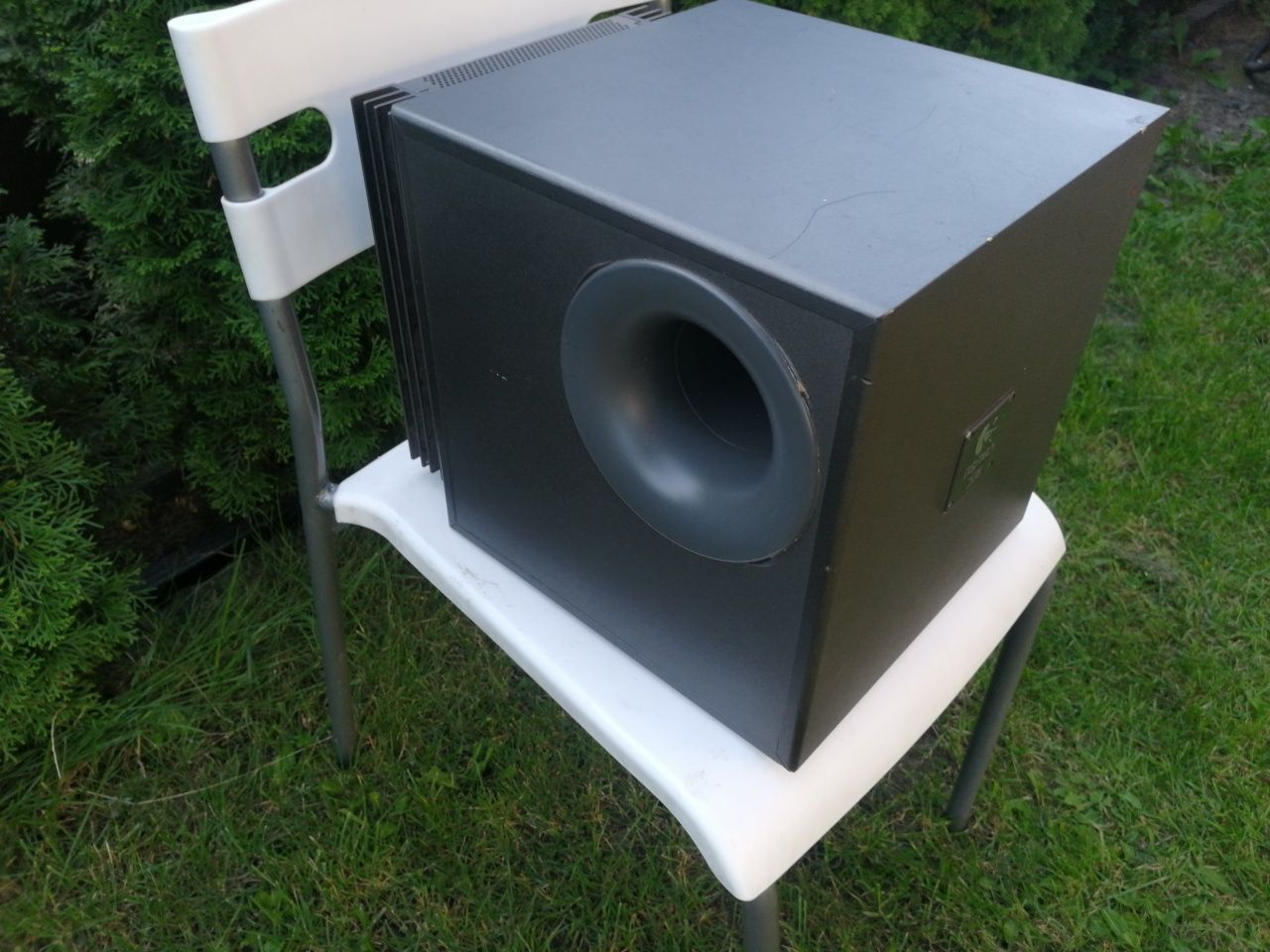 Subwoofer aktywny logitech