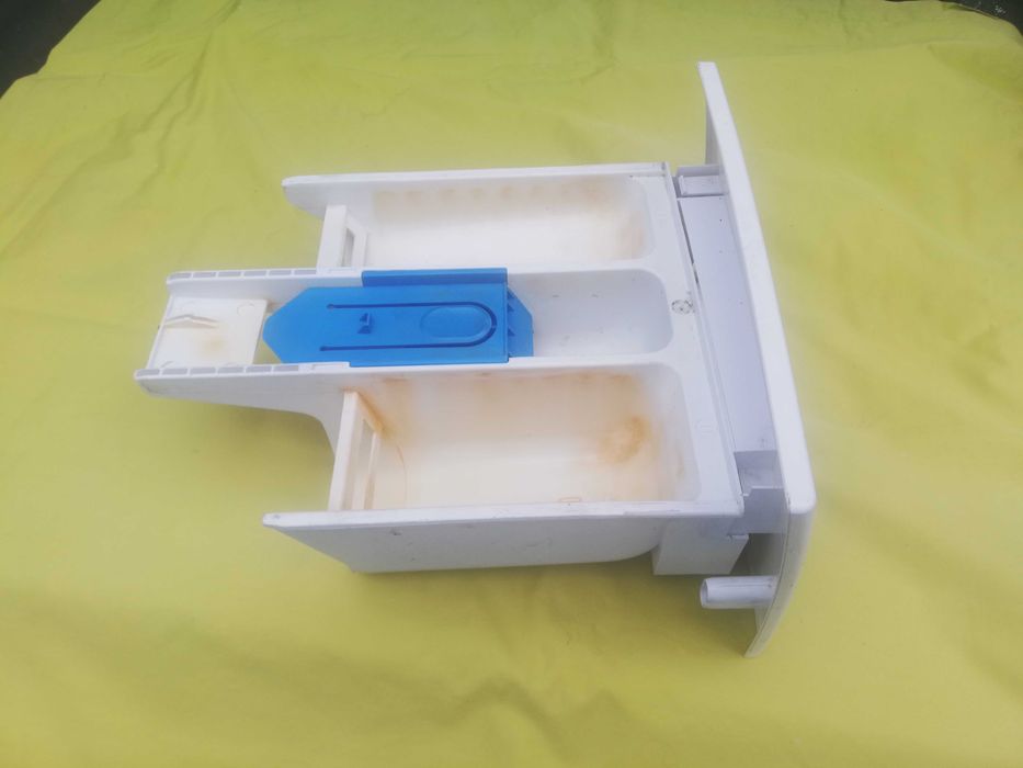 pojemnik na proszek do pralki wraz z obudową