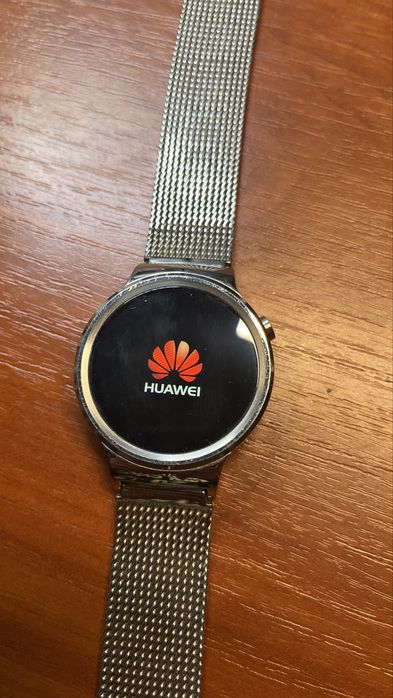 Продам смарт часы huawei