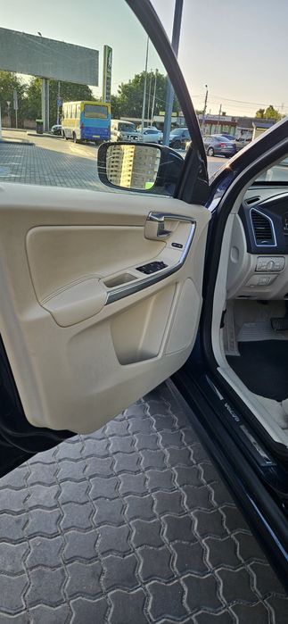 Вольво XC60 идельном состояние.