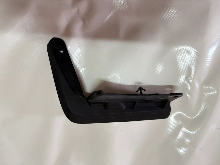 Chlapacz przód | przedni prawy | Toyota RAV 4 | RAV4 V - 53895-42070