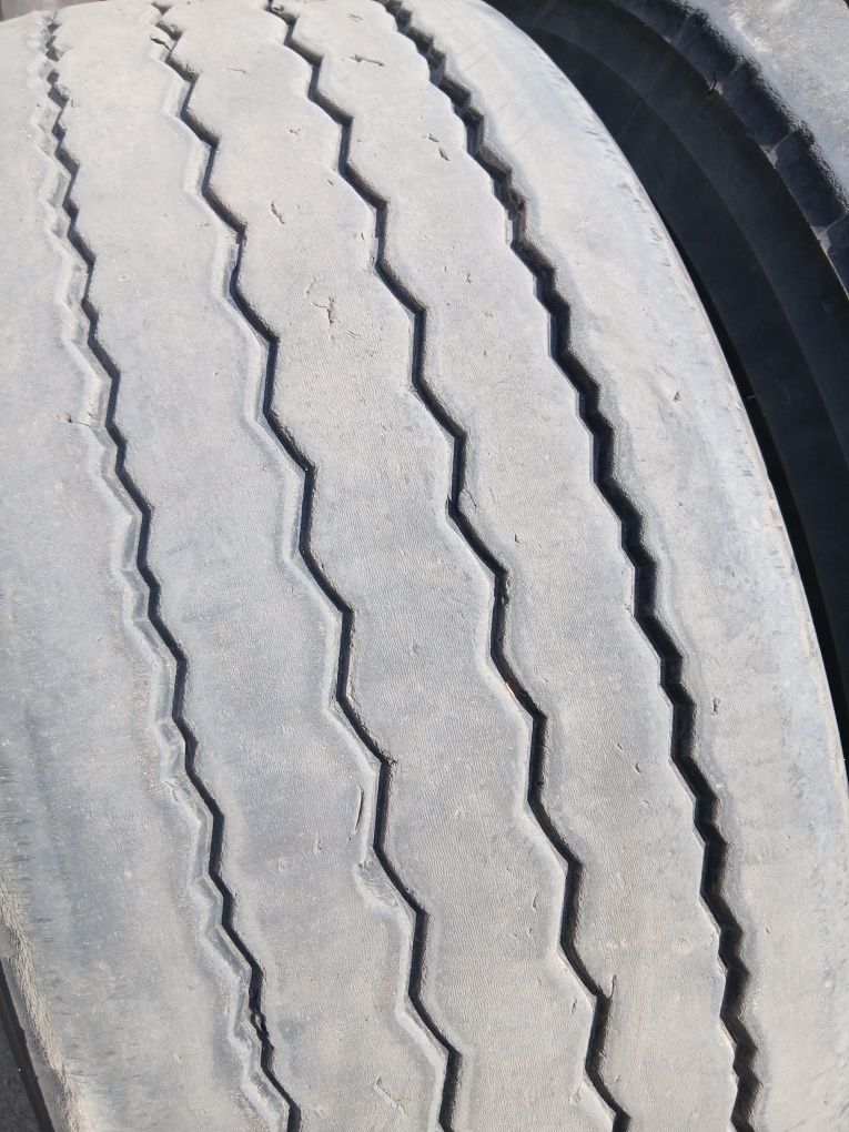 Грузові шини бу 385/65/R22.5