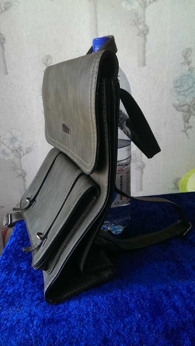 Портфель хорошего качества в прекрасном состоянии