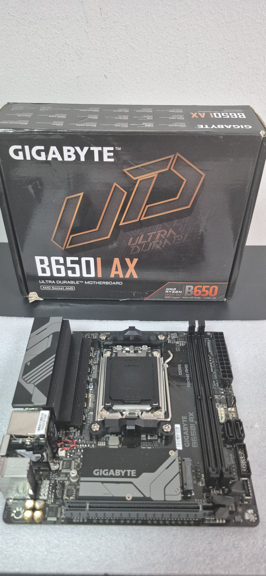 Gigabyte B650I AX