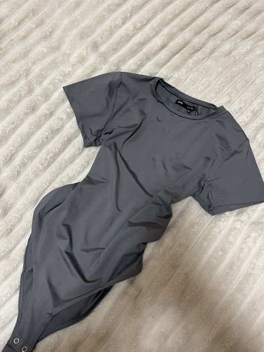 Сіре боді з коротки рукавом у чудовому стані
