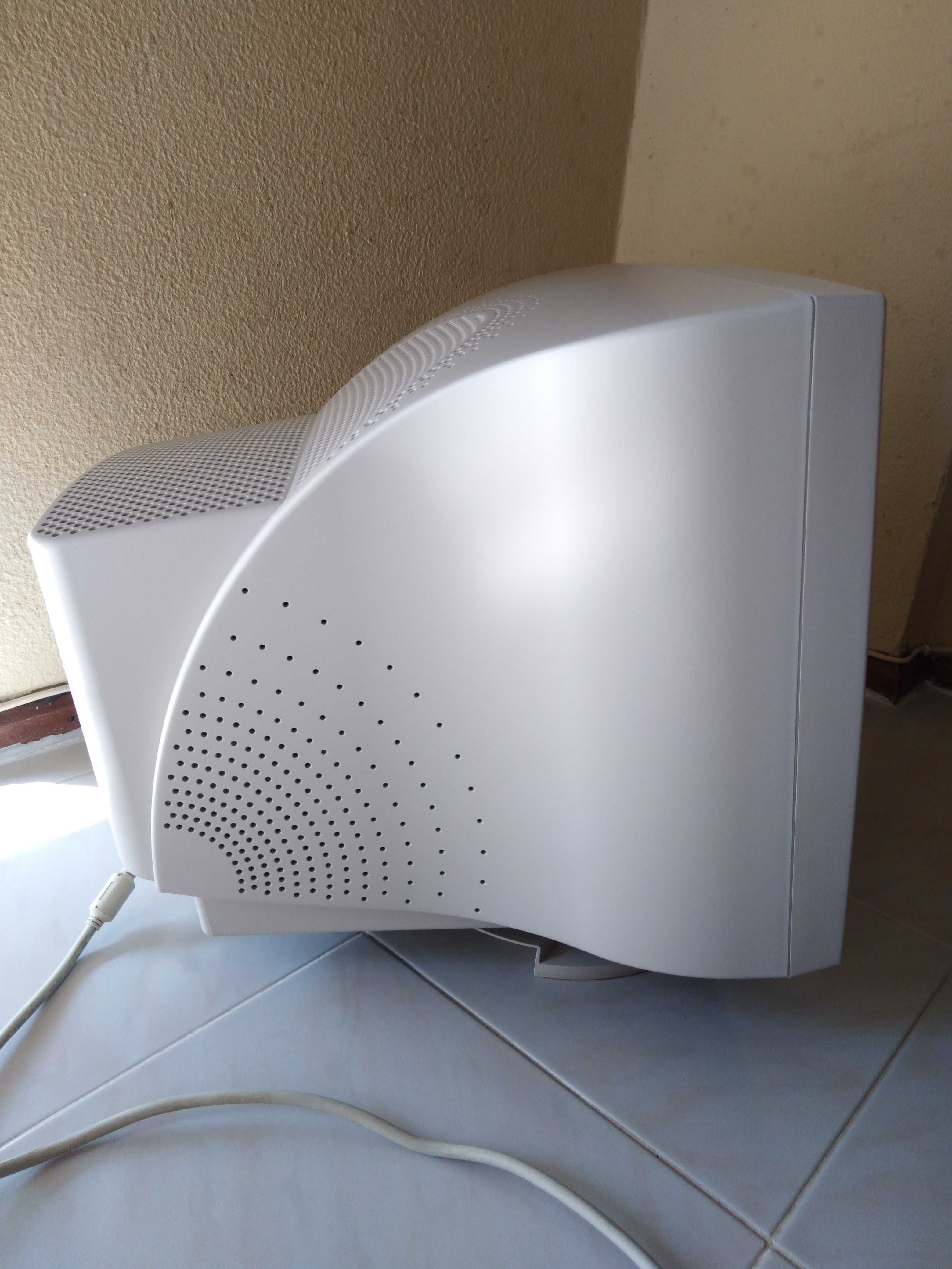 Monitor Computador Samtron 96B