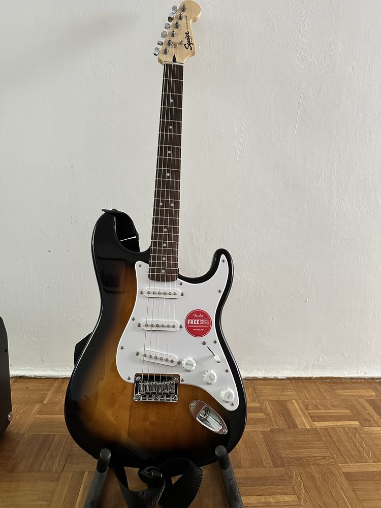 Gitary Fender Squire Stratocaster + Fender frontman 10G