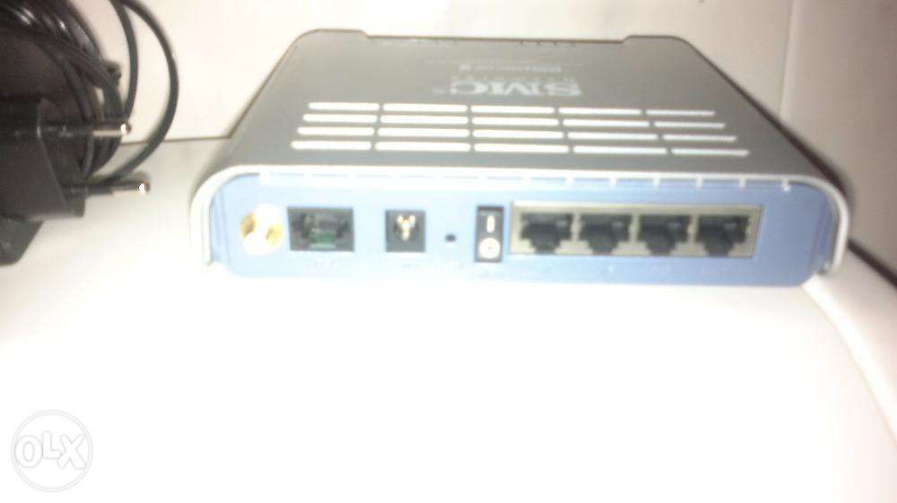 Router + Modem ADSL+2, Marca SMC 4 Portas Wireles G