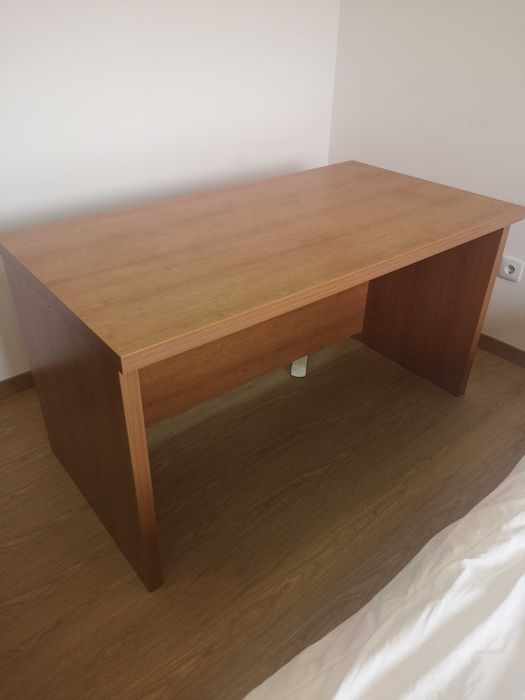 Secretária de madeira