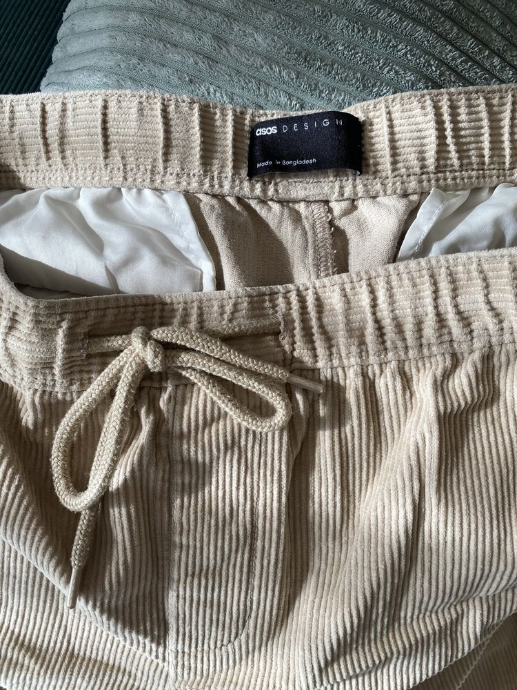 Calças de bombazine bege da ASOS