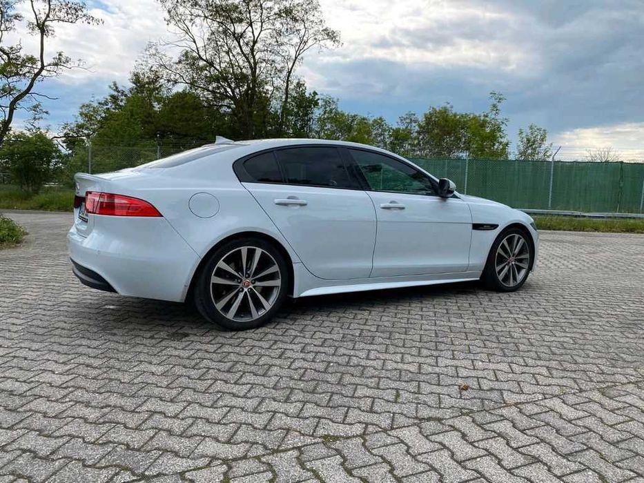 Бампер передній Jaguar XE X760 запчастини Ягуар ХЕ Х 760
