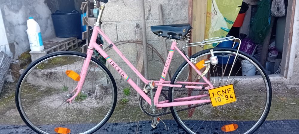 Bicicleta antiga usada