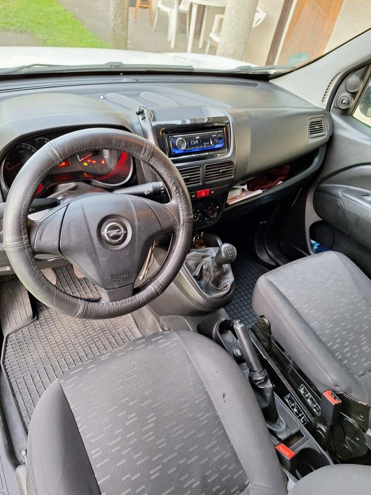 Opel  Combo  2013