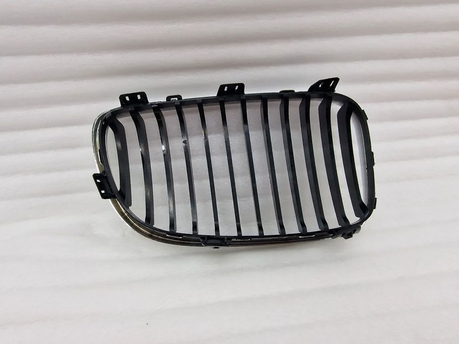 BMW E81 / E87 LIFT 06- LEWA NERKA / ATRAPA / GRILL PRZEDNI PRZÓD , NR 51137179655 / 7179655 / 51137166439 / 7166439 , NR AUKCJI GL189