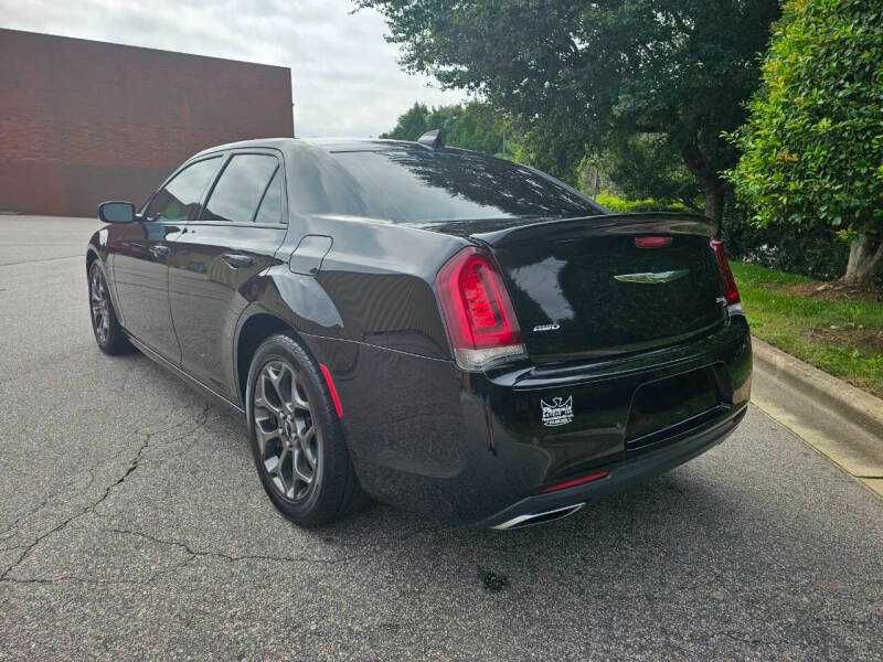 2017 Chrysler 300
