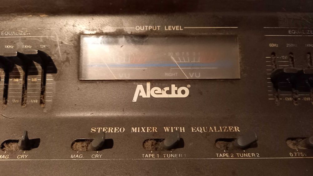 Mesa de mistura stereo ALECTO