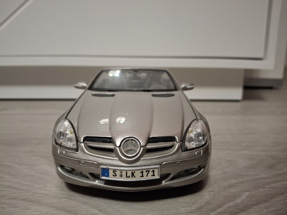 Samochód Kolekcjonerski Mercedes-Benz SLK Maisto 1:18