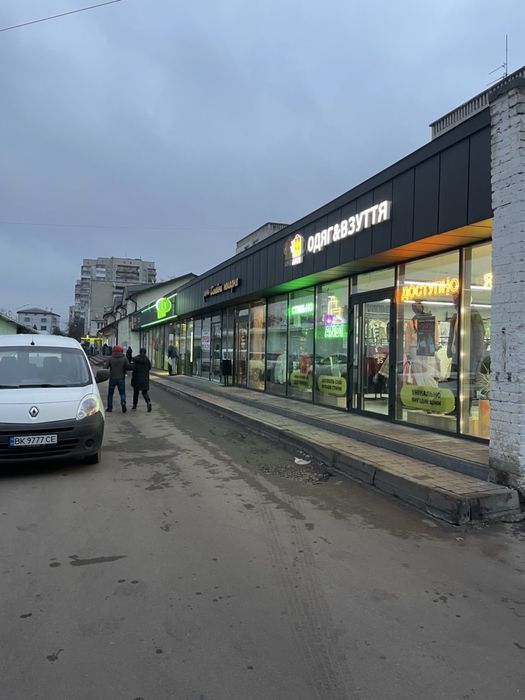 Широка, 65б Перша лінія від базару магазин панорамні вітрини