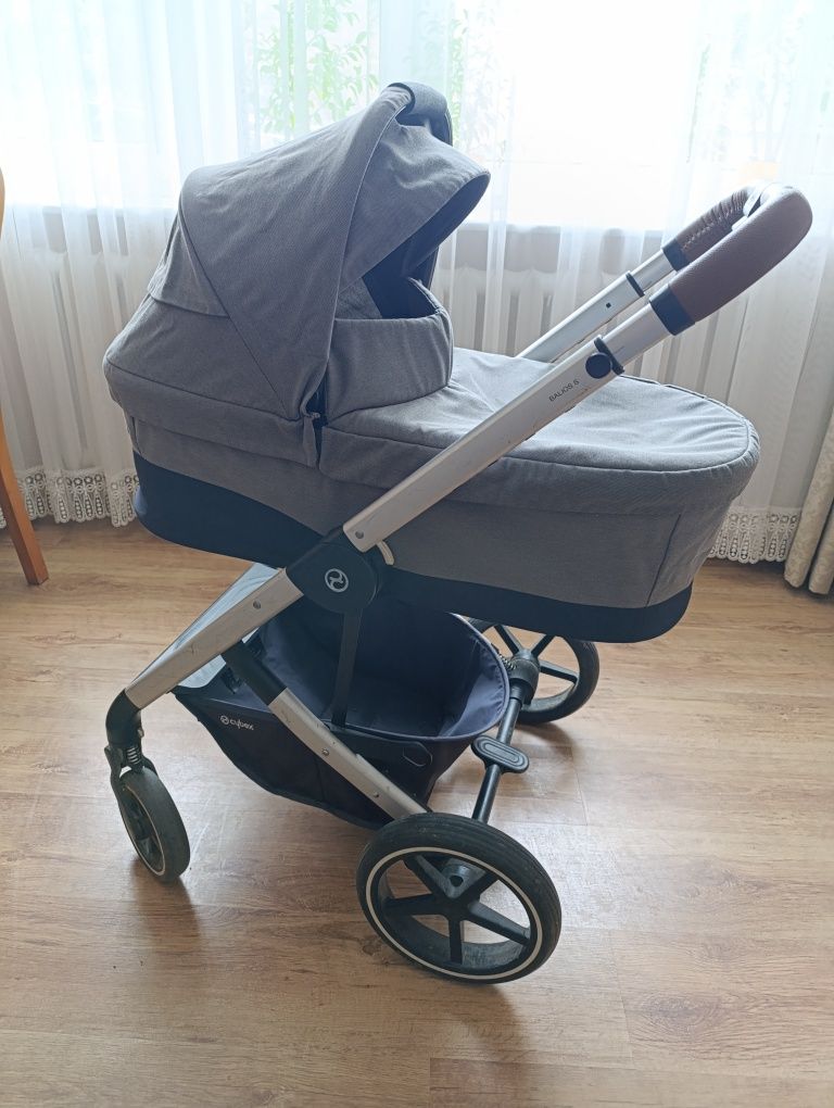 Zestaw Cybex, gondola, spacerówka, fotelik samochodowy + dodatki