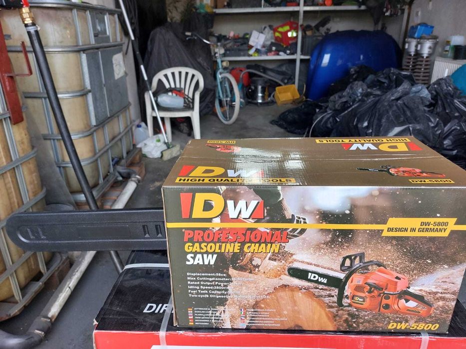 Spalinowa piła łańcuchowa DW5800