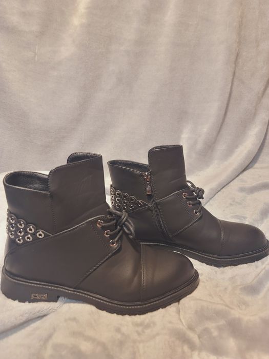 Чоботи демісезонні жіночі 40 розмір